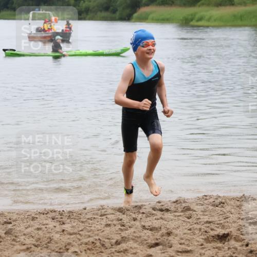 21.06.2025 - 27. Vierlanden-Triathlon Lena Gebhardt http://msf.ph/oto/8046378 15.06.2025 14:54:02 Schwimmen 1356 meine-sportfotos.de
