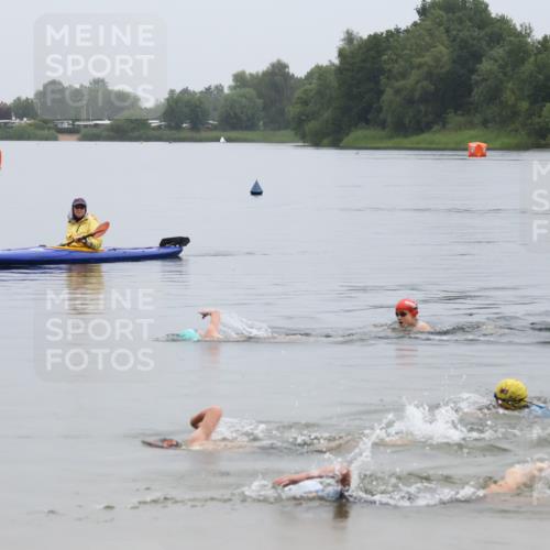 21.06.2025 - 27. Vierlanden-Triathlon Lena Gebhardt http://msf.ph/oto/8046454 15.06.2025 15:00:42 Schwimmen  meine-sportfotos.de