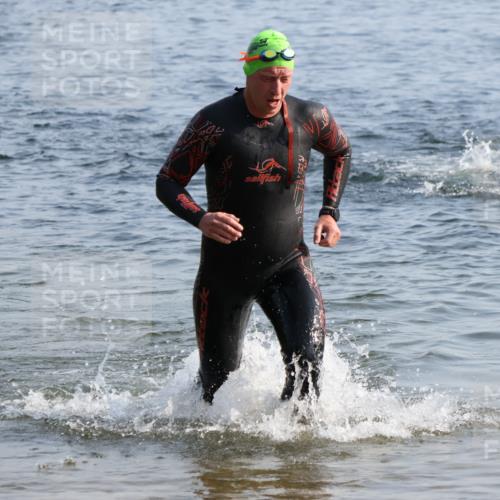 15.06.2025 - 27. Vierlanden-Triathlon Lena Gebhardt http://msf.ph/oto/8046463 15.06.2025 08:43:04 Schwimmen 18, 72, 100, 139 meine-sportfotos.de