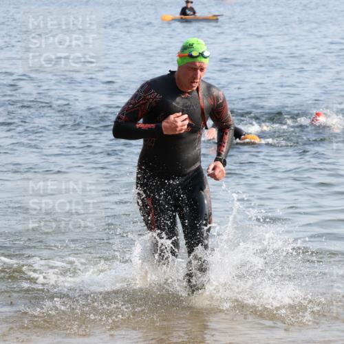 15.06.2025 - 27. Vierlanden-Triathlon Lena Gebhardt http://msf.ph/oto/8046470 15.06.2025 08:43:05 Schwimmen 18, 72, 100, 139 meine-sportfotos.de