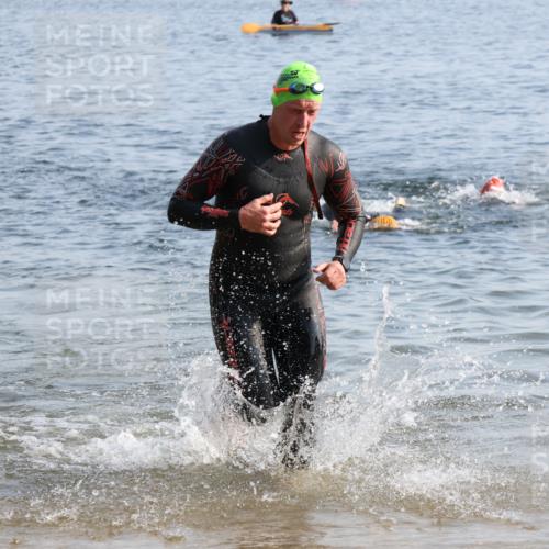 15.06.2025 - 27. Vierlanden-Triathlon Lena Gebhardt http://msf.ph/oto/8046474 15.06.2025 08:43:05 Schwimmen 18, 72, 100, 139 meine-sportfotos.de