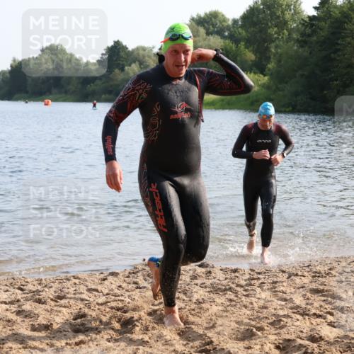 15.06.2025 - 27. Vierlanden-Triathlon Lena Gebhardt http://msf.ph/oto/8046510 15.06.2025 08:43:08 Schwimmen 11, 18, 72, 100, 139 meine-sportfotos.de