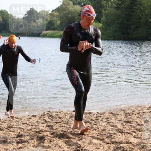 15.06.2025 - 27. Vierlanden-Triathlon Lena Gebhardt http://msf.ph/oto/8046571 15.06.2025 08:43:17 Schwimmen 11, 100, 102, 139, 148 meine-sportfotos.de