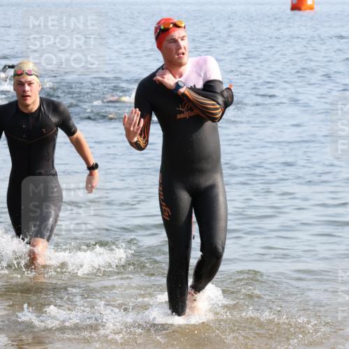 15.06.2025 - 27. Vierlanden-Triathlon Lena Gebhardt http://msf.ph/oto/8046645 15.06.2025 08:43:28 Schwimmen 11, 65, 74, 102, 148 meine-sportfotos.de