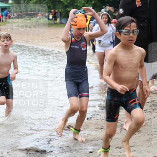 21.06.2025 - 27. Vierlanden-Triathlon Lena Gebhardt http://msf.ph/oto/8046681 15.06.2025 15:01:45 Schwimmen  meine-sportfotos.de
