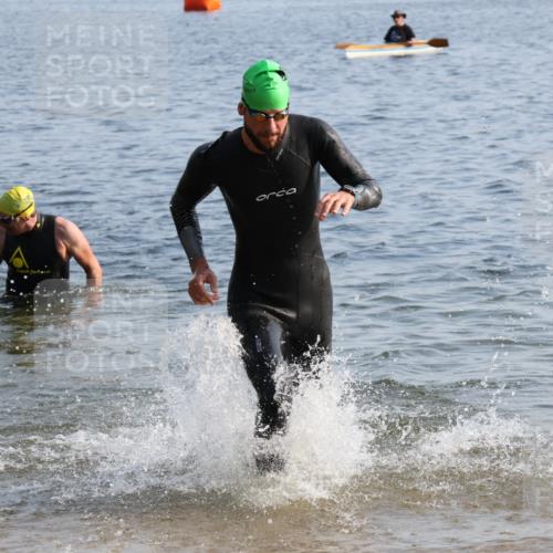 15.06.2025 - 27. Vierlanden-Triathlon Lena Gebhardt http://msf.ph/oto/8046765 15.06.2025 08:43:47 Schwimmen 23, 32, 84, 113 meine-sportfotos.de