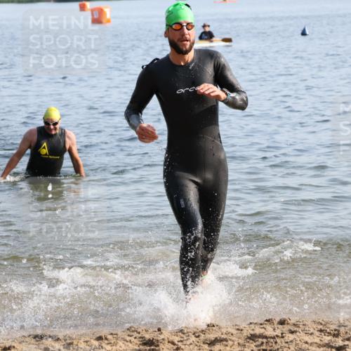 15.06.2025 - 27. Vierlanden-Triathlon Lena Gebhardt http://msf.ph/oto/8046777 15.06.2025 08:43:48 Schwimmen 23, 32, 84, 113 meine-sportfotos.de
