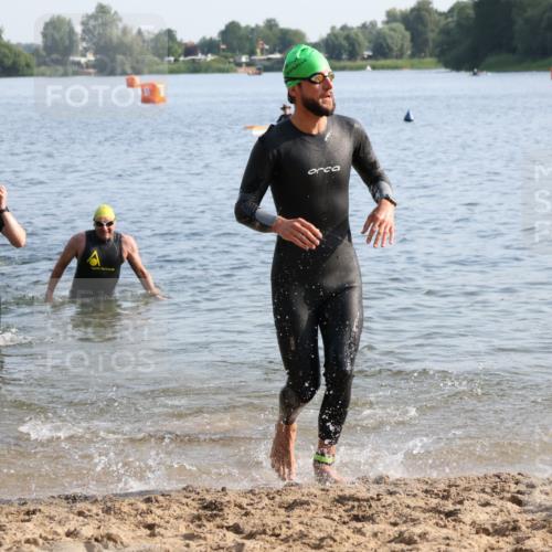 15.06.2025 - 27. Vierlanden-Triathlon Lena Gebhardt http://msf.ph/oto/8046781 15.06.2025 08:43:48 Schwimmen 23, 32, 84, 113 meine-sportfotos.de