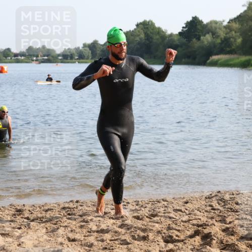 15.06.2025 - 27. Vierlanden-Triathlon Lena Gebhardt http://msf.ph/oto/8046796 15.06.2025 08:43:49 Schwimmen 23, 32, 84, 113 meine-sportfotos.de