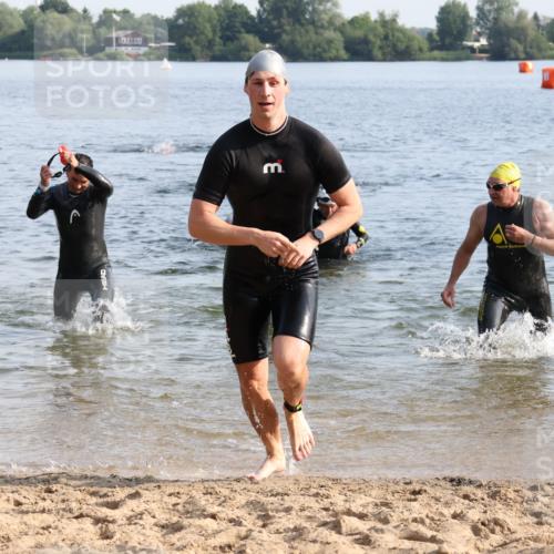 15.06.2025 - 27. Vierlanden-Triathlon Lena Gebhardt http://msf.ph/oto/8046825 15.06.2025 08:43:53 Schwimmen 23, 84, 113, 183 meine-sportfotos.de