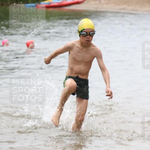 21.06.2025 - 27. Vierlanden-Triathlon Lena Gebhardt http://msf.ph/oto/8046835 15.06.2025 15:01:55 Schwimmen  meine-sportfotos.de