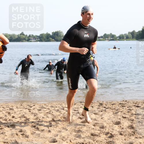 15.06.2025 - 27. Vierlanden-Triathlon Lena Gebhardt http://msf.ph/oto/8046844 15.06.2025 08:43:54 Schwimmen 23, 84, 97, 113, 153, 183 meine-sportfotos.de