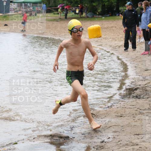21.06.2025 - 27. Vierlanden-Triathlon Lena Gebhardt http://msf.ph/oto/8046851 15.06.2025 15:01:56 Schwimmen  meine-sportfotos.de