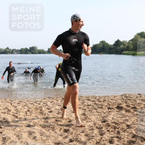 15.06.2025 - 27. Vierlanden-Triathlon Lena Gebhardt http://msf.ph/oto/8046853 15.06.2025 08:43:54 Schwimmen 23, 84, 97, 113, 153, 183 meine-sportfotos.de