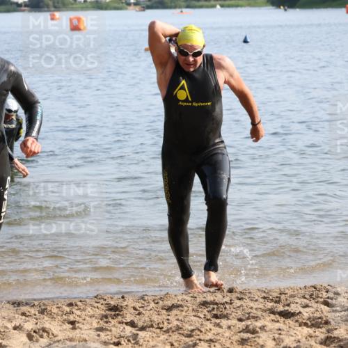 15.06.2025 - 27. Vierlanden-Triathlon Lena Gebhardt http://msf.ph/oto/8046868 15.06.2025 08:43:57 Schwimmen 23, 84, 97, 113, 153, 183 meine-sportfotos.de