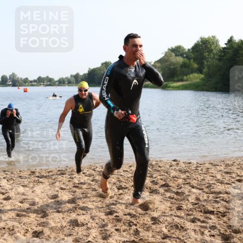 15.06.2025 - 27. Vierlanden-Triathlon Lena Gebhardt http://msf.ph/oto/8046888 15.06.2025 08:43:58 Schwimmen 23, 84, 97, 113, 153, 183 meine-sportfotos.de