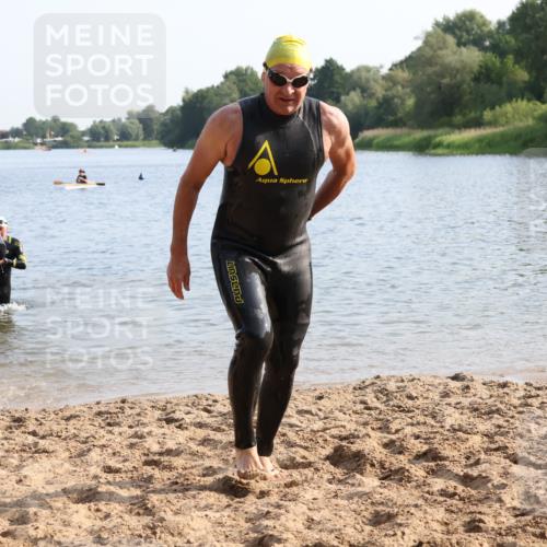 15.06.2025 - 27. Vierlanden-Triathlon Lena Gebhardt http://msf.ph/oto/8046904 15.06.2025 08:44:00 Schwimmen 23, 84, 97, 113, 153, 183 meine-sportfotos.de