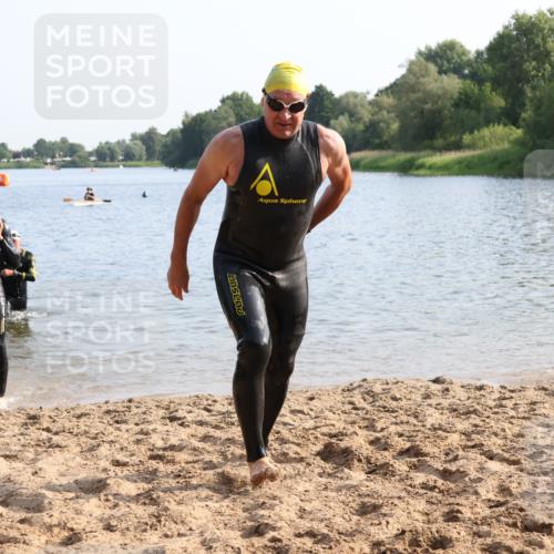 15.06.2025 - 27. Vierlanden-Triathlon Lena Gebhardt http://msf.ph/oto/8046908 15.06.2025 08:44:00 Schwimmen 23, 84, 97, 113, 153, 183 meine-sportfotos.de