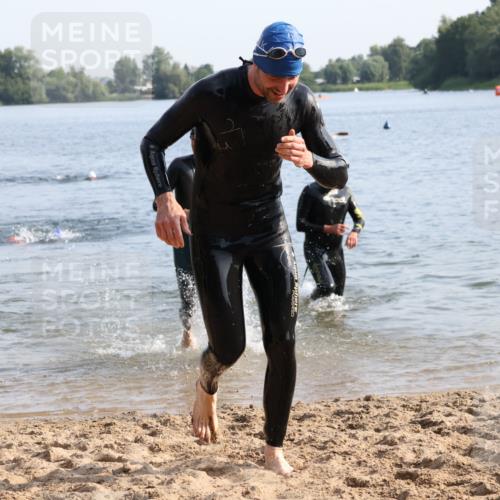 15.06.2025 - 27. Vierlanden-Triathlon Lena Gebhardt http://msf.ph/oto/8046928 15.06.2025 08:44:02 Schwimmen 23, 84, 97, 153, 174, 183 meine-sportfotos.de