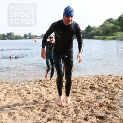 15.06.2025 - 27. Vierlanden-Triathlon Lena Gebhardt http://msf.ph/oto/8046945 15.06.2025 08:44:04 Schwimmen 23, 84, 97, 153, 174, 183 meine-sportfotos.de