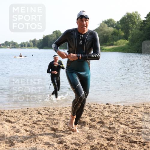 15.06.2025 - 27. Vierlanden-Triathlon Lena Gebhardt http://msf.ph/oto/8046948 15.06.2025 08:44:05 Schwimmen 23, 97, 130, 153, 174, 183 meine-sportfotos.de