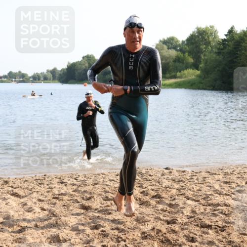 15.06.2025 - 27. Vierlanden-Triathlon Lena Gebhardt http://msf.ph/oto/8046950 15.06.2025 08:44:05 Schwimmen 23, 97, 130, 153, 174, 183 meine-sportfotos.de