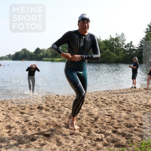 15.06.2025 - 27. Vierlanden-Triathlon Lena Gebhardt http://msf.ph/oto/8046954 15.06.2025 08:44:06 Schwimmen 23, 97, 130, 153, 174, 183 meine-sportfotos.de