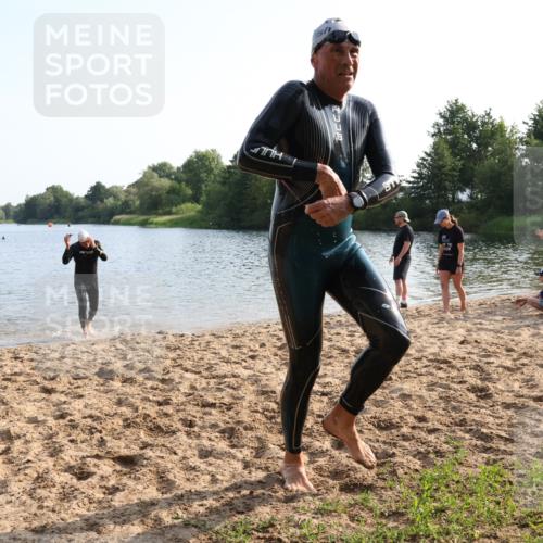 15.06.2025 - 27. Vierlanden-Triathlon Lena Gebhardt http://msf.ph/oto/8046958 15.06.2025 08:44:06 Schwimmen 23, 97, 130, 153, 174, 183 meine-sportfotos.de