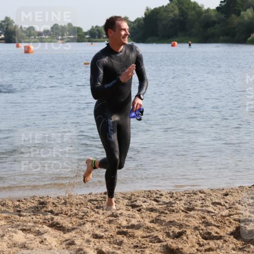 15.06.2025 - 27. Vierlanden-Triathlon Lena Gebhardt http://msf.ph/oto/8046986 15.06.2025 08:44:15 Schwimmen 130, 173, 174 meine-sportfotos.de