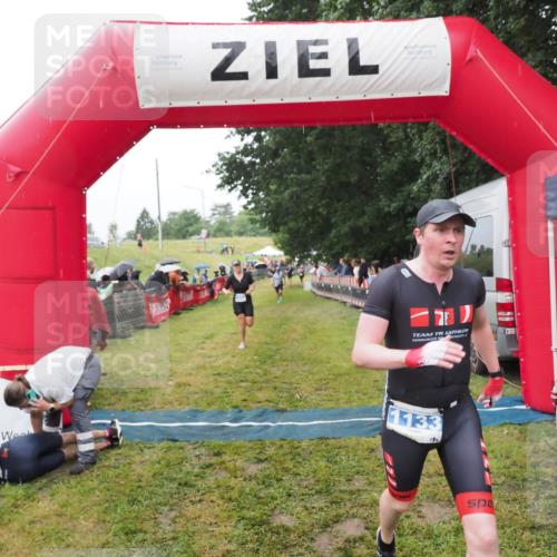 21.06.2025 - 27. Vierlanden-Triathlon MichiJ http://msf.ph/oto/8047004 15.06.2026 14:09:25 Ziel 1133, 1191, 1222 meine-sportfotos.de