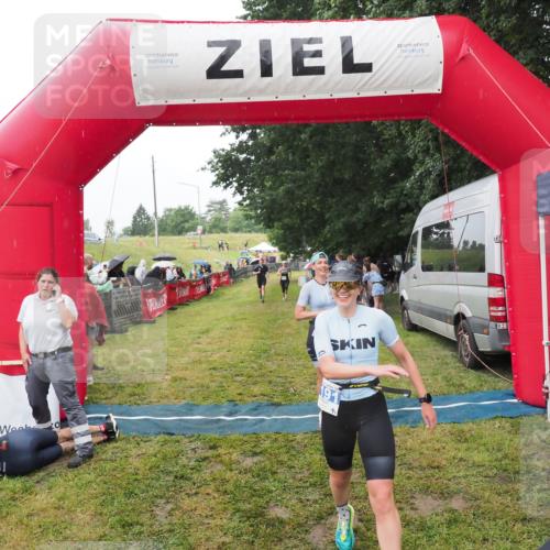 21.06.2025 - 27. Vierlanden-Triathlon MichiJ http://msf.ph/oto/8047067 15.06.2026 14:09:31 Ziel 687, 1133, 1190, 1191, 1222 meine-sportfotos.de