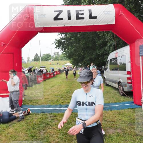 21.06.2025 - 27. Vierlanden-Triathlon MichiJ http://msf.ph/oto/8047073 15.06.2026 14:09:32 Ziel 687, 942, 1190, 1191, 1222 meine-sportfotos.de