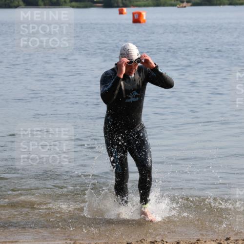 15.06.2025 - 27. Vierlanden-Triathlon Lena Gebhardt http://msf.ph/oto/8047074 15.06.2025 08:44:51 Schwimmen 81, 160 meine-sportfotos.de