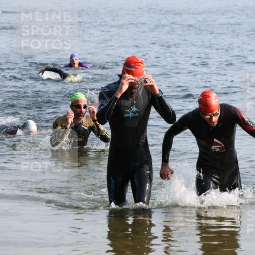 15.06.2025 - 27. Vierlanden-Triathlon Lena Gebhardt http://msf.ph/oto/8047106 15.06.2025 08:45:29 Schwimmen 104, 116, 145 meine-sportfotos.de