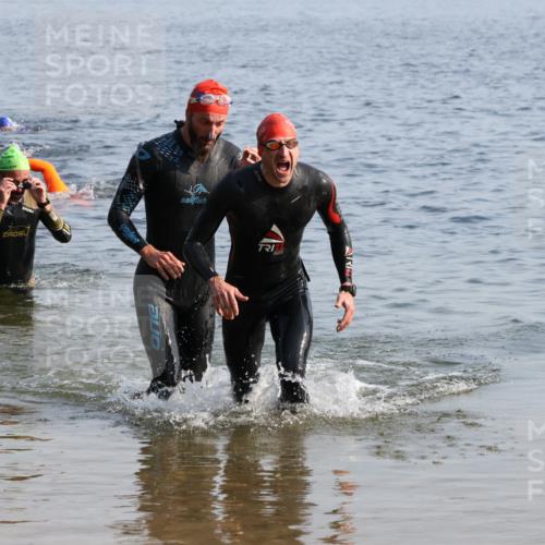 15.06.2025 - 27. Vierlanden-Triathlon Lena Gebhardt http://msf.ph/oto/8047112 15.06.2025 08:45:31 Schwimmen 104, 116, 145 meine-sportfotos.de