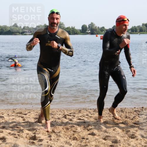 15.06.2025 - 27. Vierlanden-Triathlon Lena Gebhardt http://msf.ph/oto/8047133 15.06.2025 08:45:37 Schwimmen 104, 116, 125, 145 meine-sportfotos.de