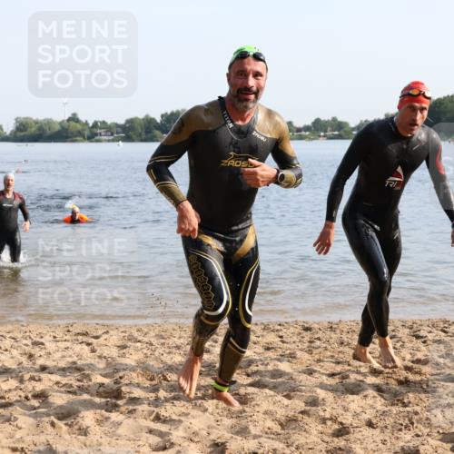15.06.2025 - 27. Vierlanden-Triathlon Lena Gebhardt http://msf.ph/oto/8047139 15.06.2025 08:45:38 Schwimmen 104, 116, 125, 145 meine-sportfotos.de