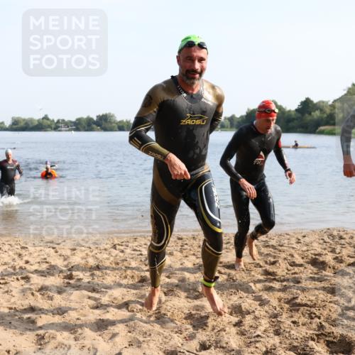 15.06.2025 - 27. Vierlanden-Triathlon Lena Gebhardt http://msf.ph/oto/8047143 15.06.2025 08:45:38 Schwimmen 104, 116, 125, 145 meine-sportfotos.de