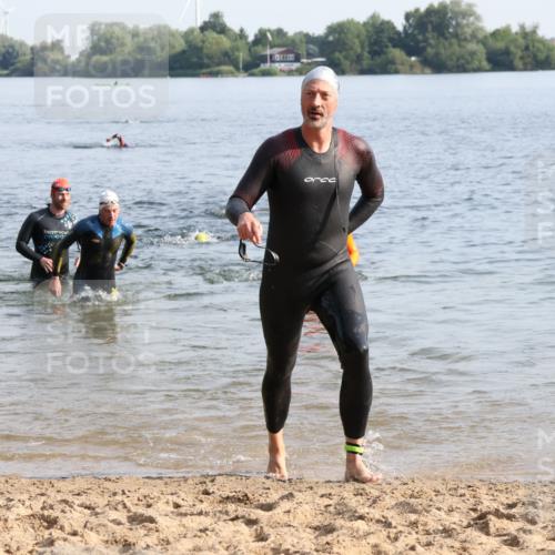 15.06.2025 - 27. Vierlanden-Triathlon Lena Gebhardt http://msf.ph/oto/8047156 15.06.2025 08:45:42 Schwimmen 13, 104, 116, 125, 145, 150 meine-sportfotos.de