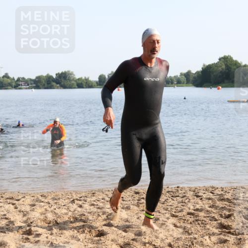 15.06.2025 - 27. Vierlanden-Triathlon Lena Gebhardt http://msf.ph/oto/8047165 15.06.2025 08:45:45 Schwimmen 13, 104, 106, 116, 125, 145, 150 meine-sportfotos.de