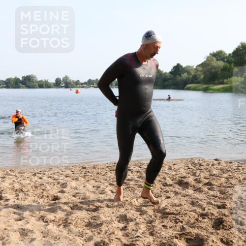 15.06.2025 - 27. Vierlanden-Triathlon Lena Gebhardt http://msf.ph/oto/8047167 15.06.2025 08:45:45 Schwimmen 13, 104, 106, 116, 125, 145, 150 meine-sportfotos.de