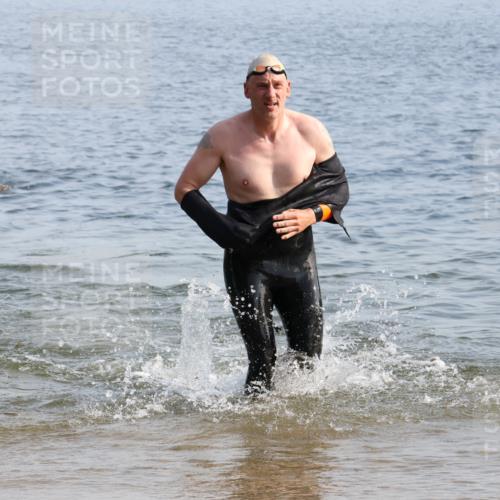15.06.2025 - 27. Vierlanden-Triathlon Lena Gebhardt http://msf.ph/oto/8047179 15.06.2025 08:45:48 Schwimmen 13, 104, 106, 116, 125, 142, 150 meine-sportfotos.de