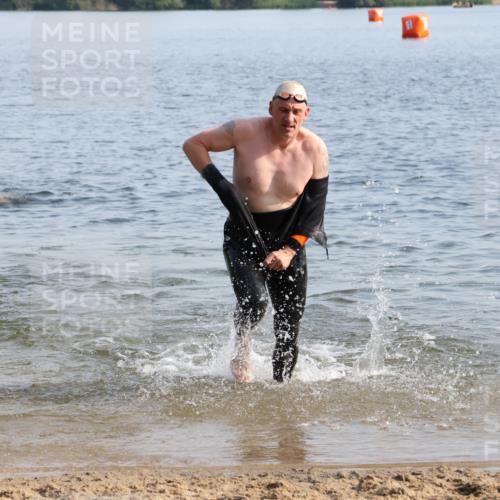 15.06.2025 - 27. Vierlanden-Triathlon Lena Gebhardt http://msf.ph/oto/8047184 15.06.2025 08:45:49 Schwimmen 13, 106, 125, 142, 150 meine-sportfotos.de