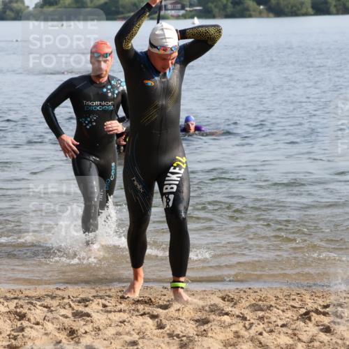 15.06.2025 - 27. Vierlanden-Triathlon Lena Gebhardt http://msf.ph/oto/8047188 15.06.2025 08:45:50 Schwimmen 13, 106, 125, 142, 150 meine-sportfotos.de