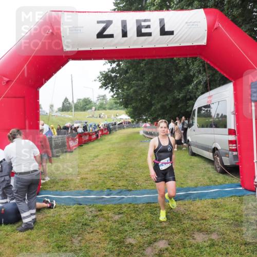 21.06.2025 - 27. Vierlanden-Triathlon MichiJ http://msf.ph/oto/8047193 15.06.2026 14:10:31 Ziel 1174 meine-sportfotos.de