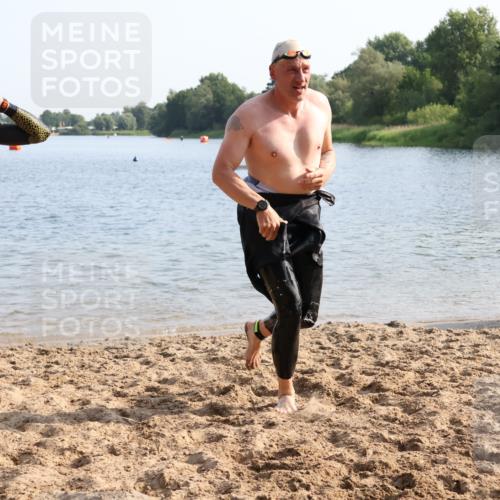 15.06.2025 - 27. Vierlanden-Triathlon Lena Gebhardt http://msf.ph/oto/8047196 15.06.2025 08:45:52 Schwimmen 13, 106, 125, 134, 142, 150, 152 meine-sportfotos.de