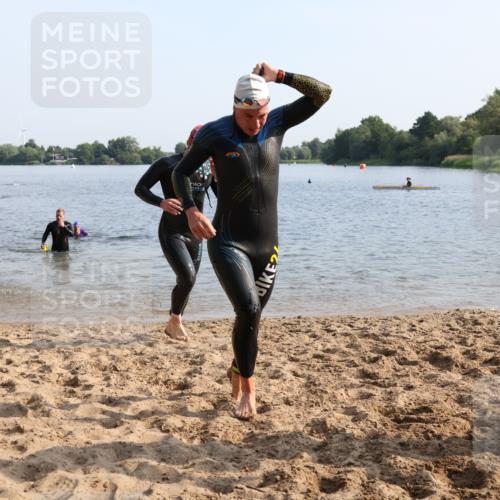 15.06.2025 - 27. Vierlanden-Triathlon Lena Gebhardt http://msf.ph/oto/8047198 15.06.2025 08:45:52 Schwimmen 13, 106, 125, 134, 142, 150, 152 meine-sportfotos.de