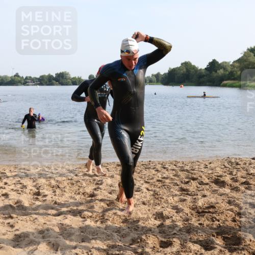 15.06.2025 - 27. Vierlanden-Triathlon Lena Gebhardt http://msf.ph/oto/8047200 15.06.2025 08:45:52 Schwimmen 13, 106, 125, 134, 142, 150, 152 meine-sportfotos.de