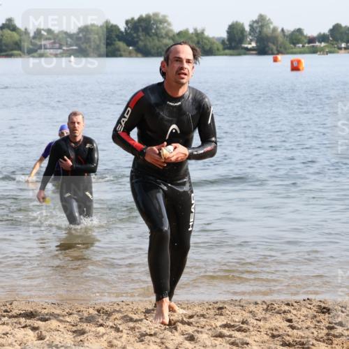 15.06.2025 - 27. Vierlanden-Triathlon Lena Gebhardt http://msf.ph/oto/8047211 15.06.2025 08:45:56 Schwimmen 13, 106, 134, 142, 150, 152, 194 meine-sportfotos.de