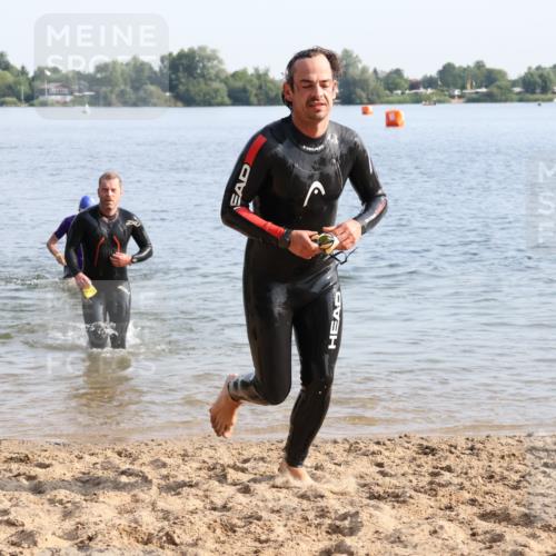 15.06.2025 - 27. Vierlanden-Triathlon Lena Gebhardt http://msf.ph/oto/8047215 15.06.2025 08:45:56 Schwimmen 13, 106, 134, 142, 150, 152, 194 meine-sportfotos.de
